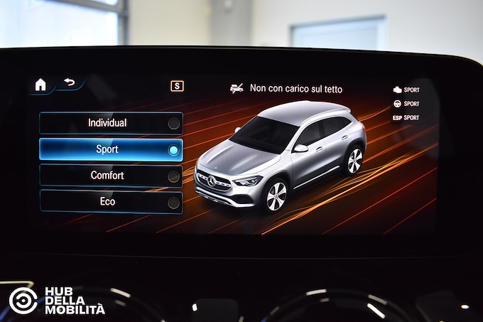MERCEDES-BENZ GLA 180 d Automatic Business